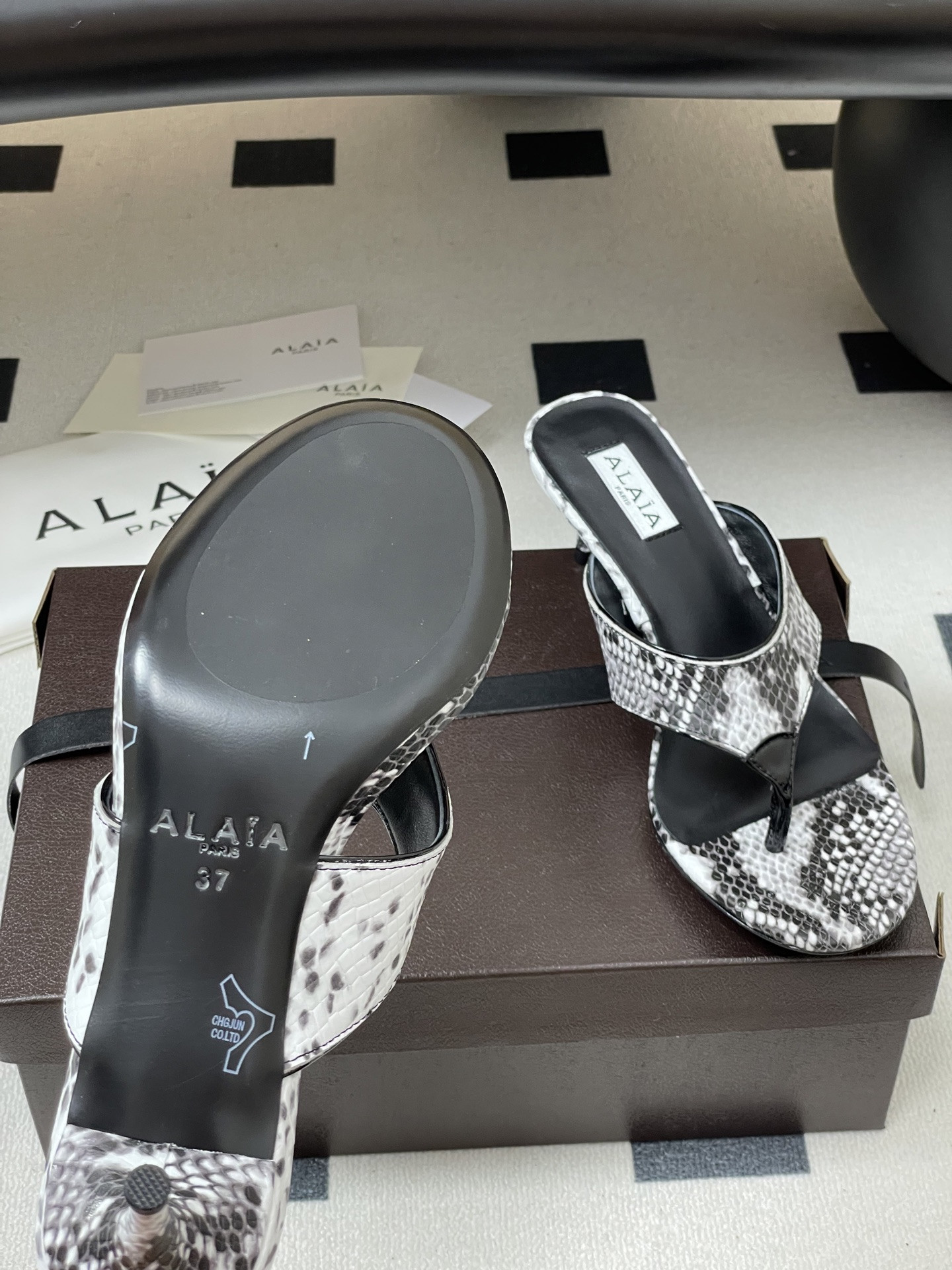 UA Alaia Triangle Flat Slides 5.5cm Heel(Customized Size 7-10 days production time)