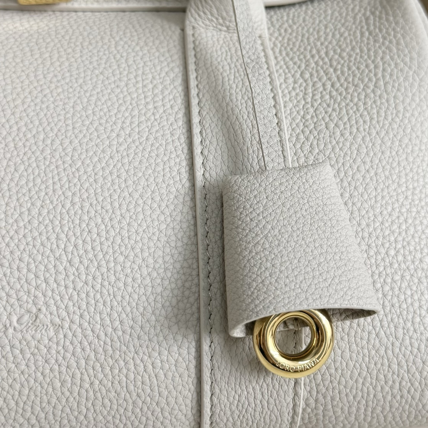 L**o p*ana loom l25 calfskin 25x18x12.5cm