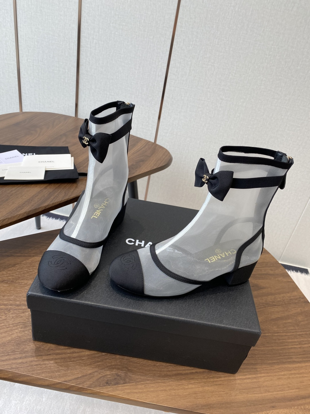 ua Ch*el short boots 5cm heel
