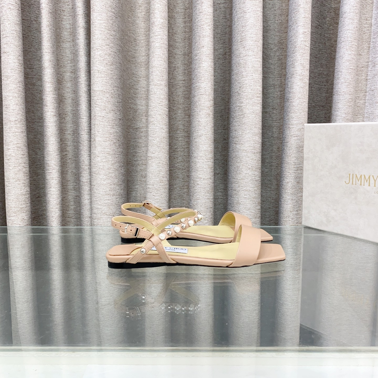 ua Ji*y Ch* sandals