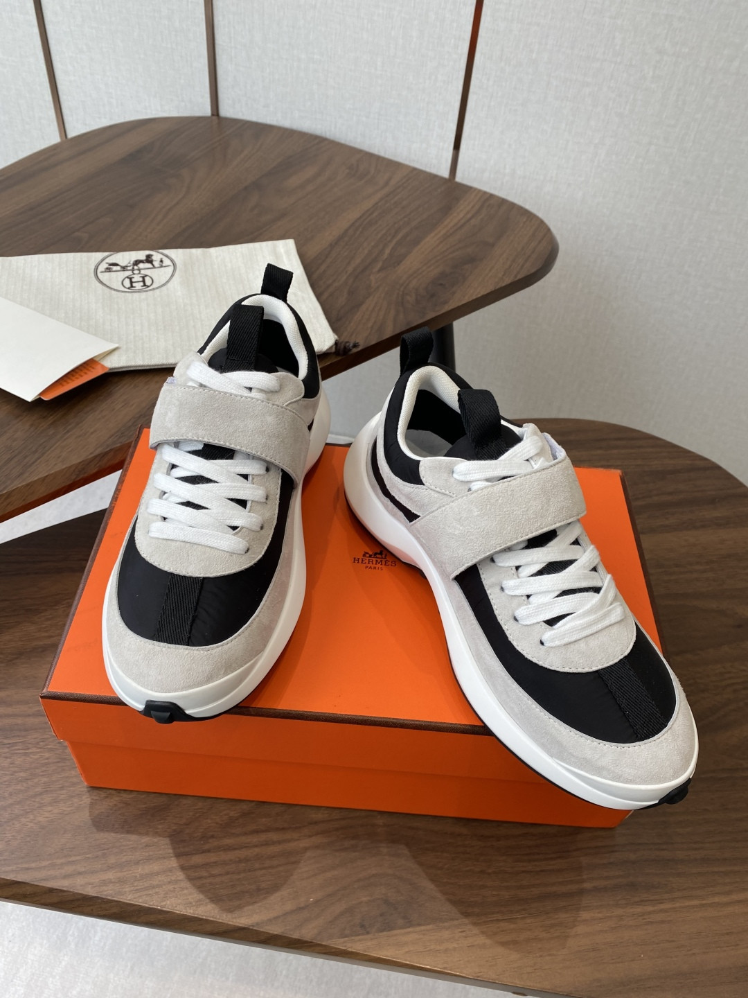 UA Hermès Loop Sneaker