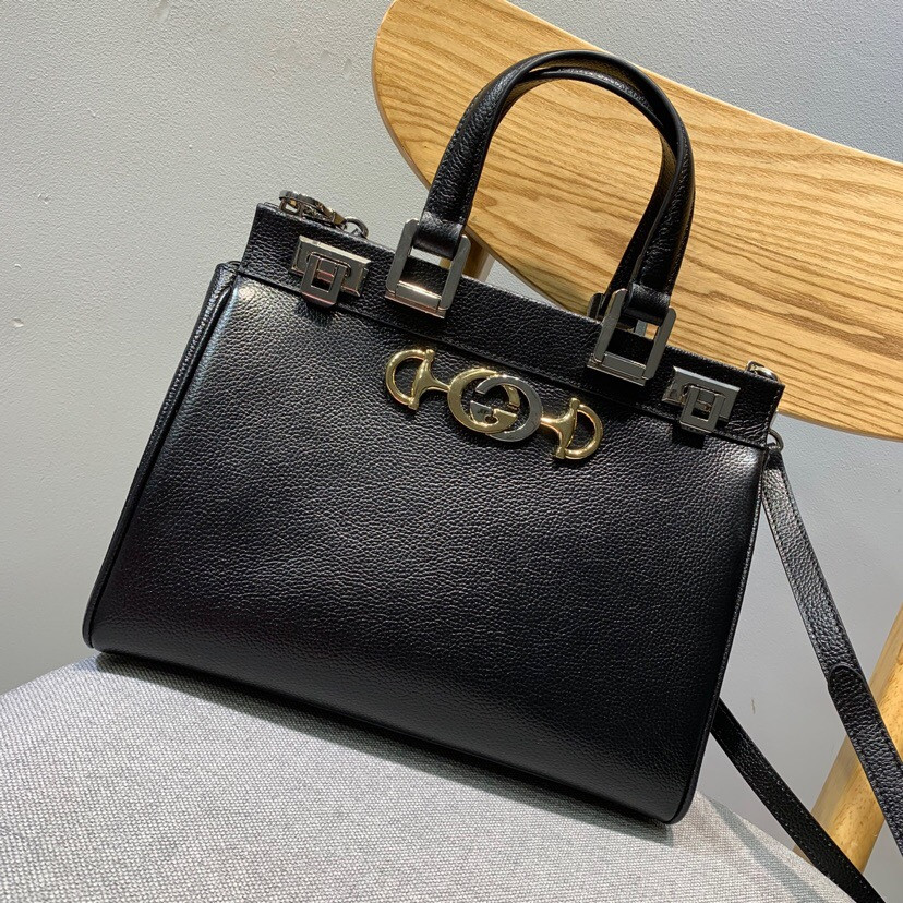 G*u*i zumi grainy leather small top handle bag